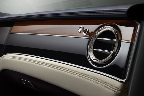 La troisième génération de la Bentley Continental GT incarne le Grand Tourisme de luxe