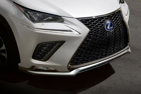 L'audacieux crossover Lexus NX s'offre un design revisité