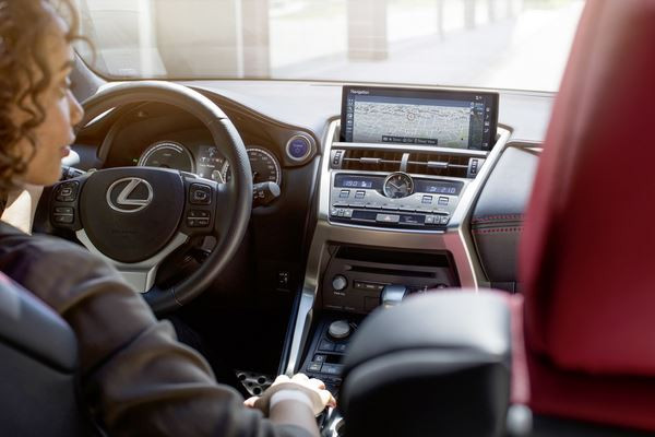 L'audacieux crossover Lexus NX s'offre un design revisité