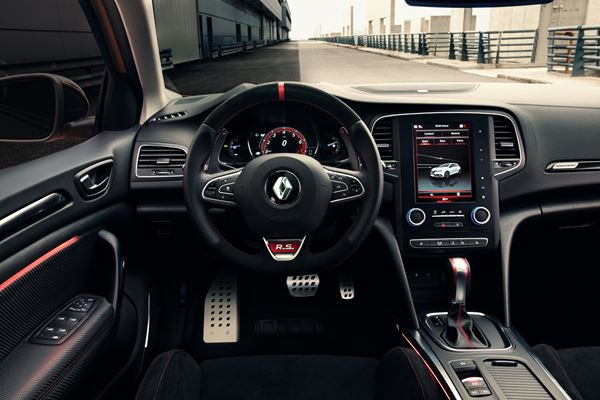 La Renault Mégane R.S. est dotée du système 4Control à quatre roues directrices