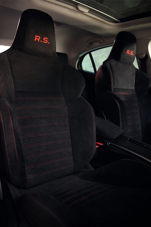 La Renault Mégane R.S. est dotée du système 4Control à quatre roues directrices