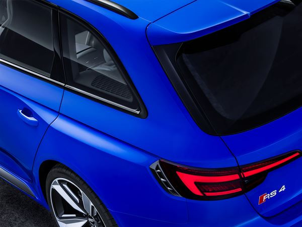 L'Audi RS 4 Avant embarque un moteur V6 biturbo de 450 ch et 600 Nm de couple