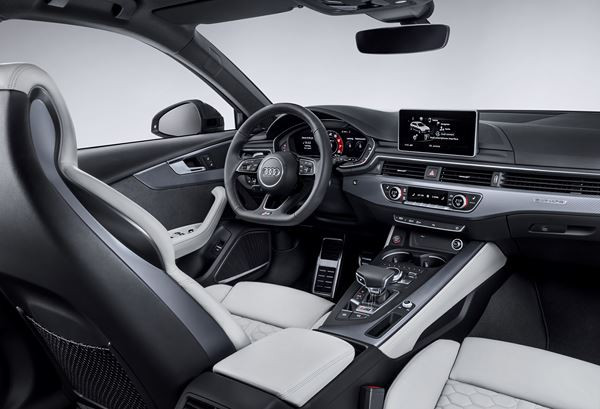 L'Audi RS 4 Avant embarque un moteur V6 biturbo de 450 ch et 600 Nm de couple