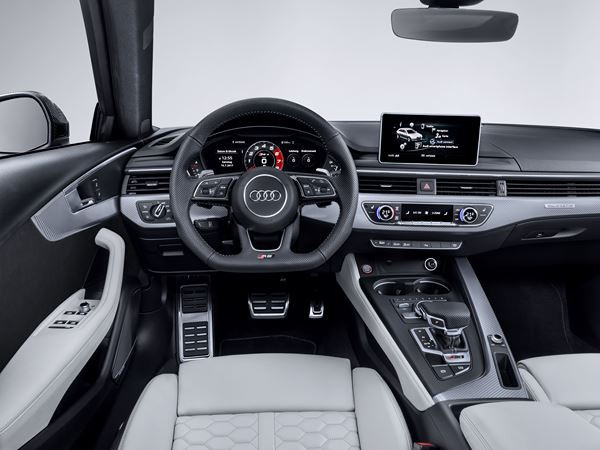 L'Audi RS 4 Avant embarque un moteur V6 biturbo de 450 ch et 600 Nm de couple