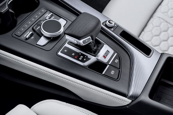L'Audi RS 4 Avant embarque un moteur V6 biturbo de 450 ch et 600 Nm de couple