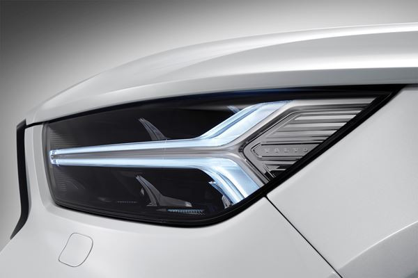 Le SUV compact Volvo XC40 embarque une panoplie complète d'aide à la conduite