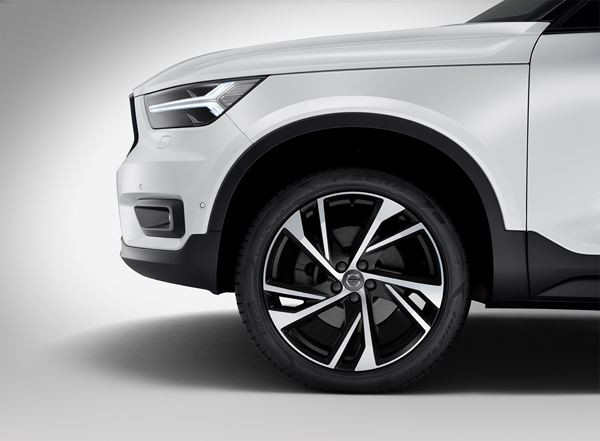 Le SUV compact Volvo XC40 embarque une panoplie complète d'aide à la conduite