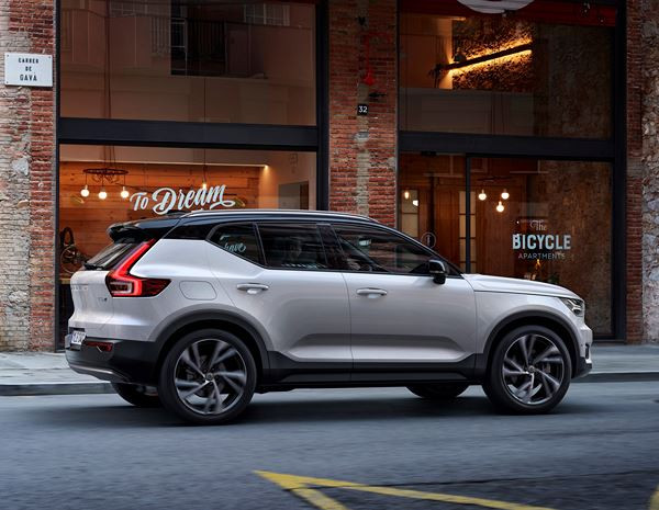 Le SUV compact Volvo XC40 embarque une panoplie complète d'aide à la conduite