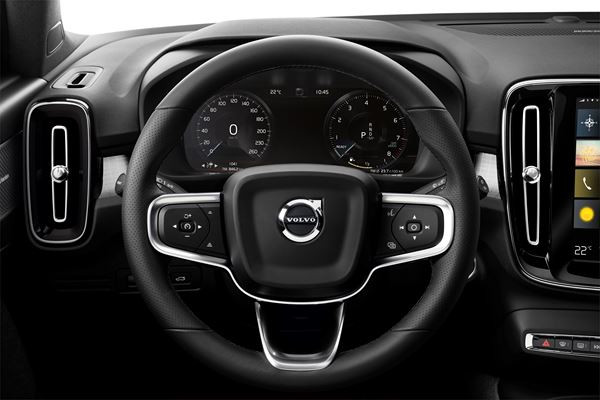 Le SUV compact Volvo XC40 embarque une panoplie complète d'aide à la conduite