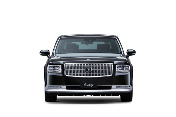 La grande limousine Toyota Century embarque une motorisation V8 hybride