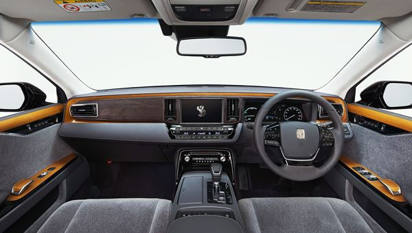 La grande limousine Toyota Century embarque une motorisation V8 hybride