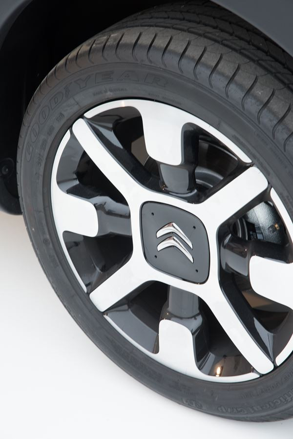 L'originale Citroën C4 Cactus rentre (un peu) dans le rang