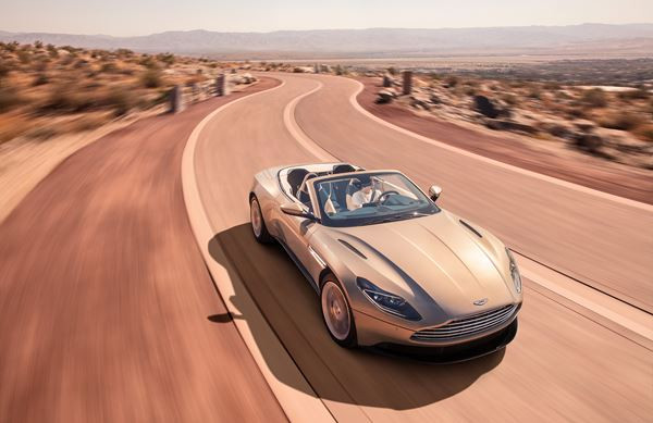 La déclinaison cabriolet de l'Aston Martin DB11 se découvre au printemps