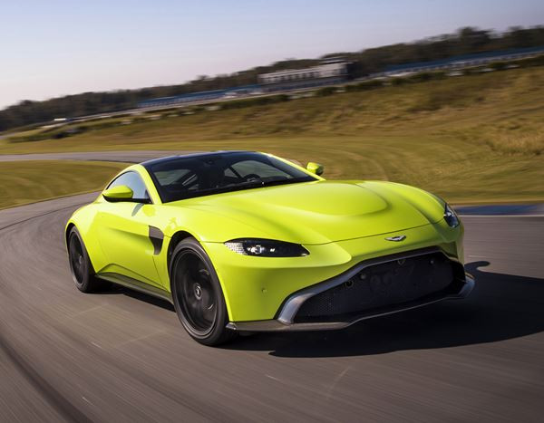 Le coupé sport Aston Martin Vantage embarque un bloc V8 bi-turbo de 510 ch