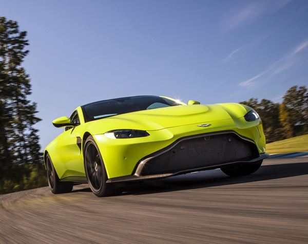 Le coupé sport Aston Martin Vantage embarque un bloc V8 bi-turbo de 510 ch