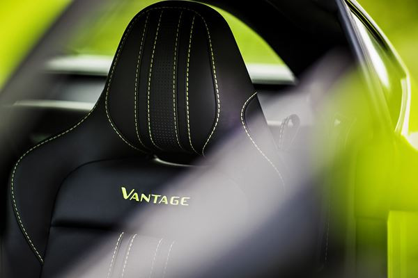 Le coupé sport Aston Martin Vantage embarque un bloc V8 bi-turbo de 510 ch