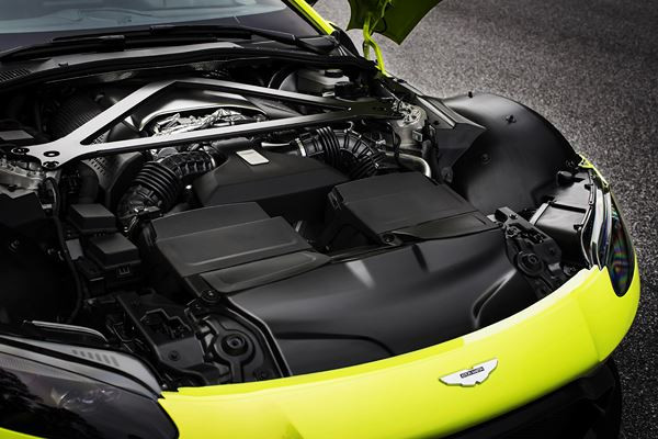 Le coupé sport Aston Martin Vantage embarque un bloc V8 bi-turbo de 510 ch