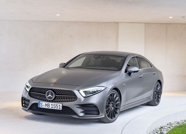 La Mercedes CLS est identifiable à sa silhouette fluide aux lignes épurées