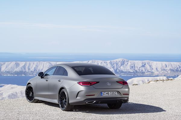 La Mercedes CLS est identifiable à sa silhouette fluide aux lignes épurées