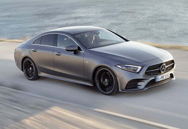 La Mercedes CLS est identifiable à sa silhouette fluide aux lignes épurées