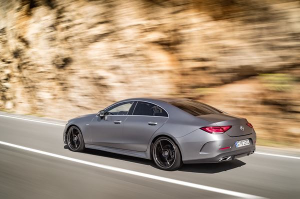 La Mercedes CLS est identifiable à sa silhouette fluide aux lignes épurées