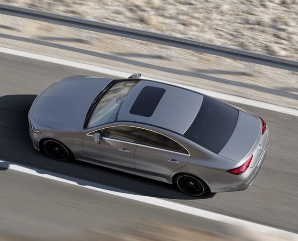 La Mercedes CLS est identifiable à sa silhouette fluide aux lignes épurées