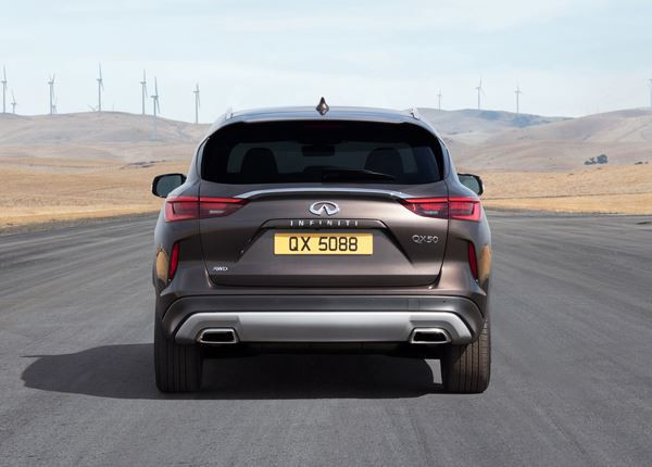 Le SUV Infiniti QX50 affiche des proportions athlétiques