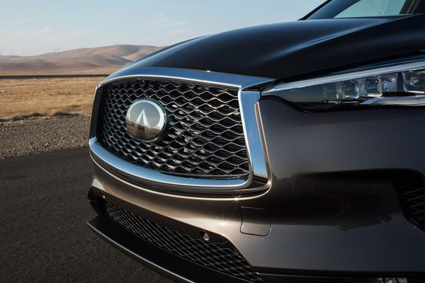 Le SUV Infiniti QX50 affiche des proportions athlétiques