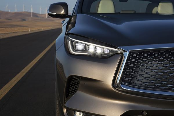 Le SUV Infiniti QX50 affiche des proportions athlétiques