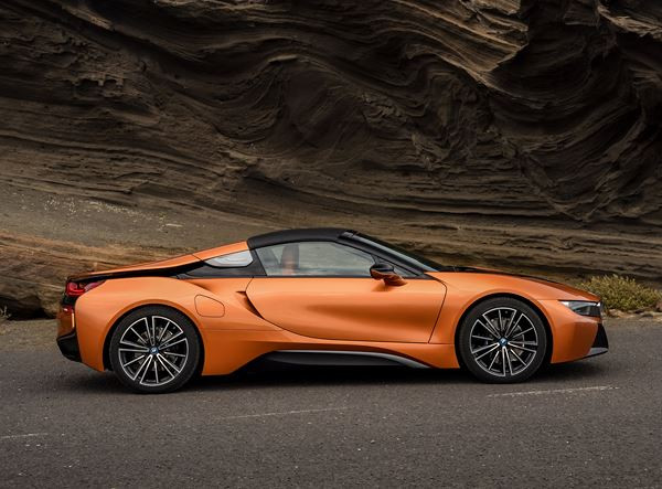 La voiture de sport du futur BMW i8 se décline en roadster