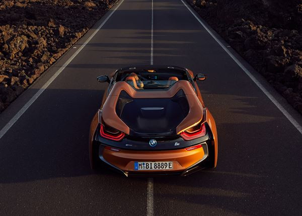 La voiture de sport du futur BMW i8 se décline en roadster