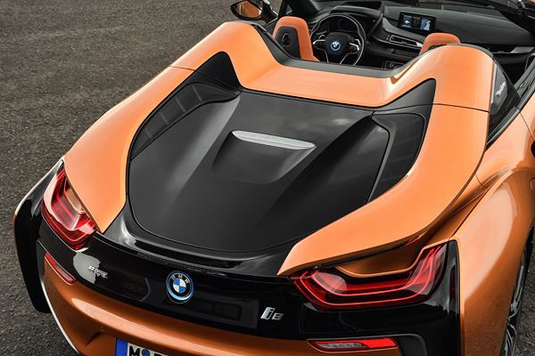 La voiture de sport du futur BMW i8 se décline en roadster