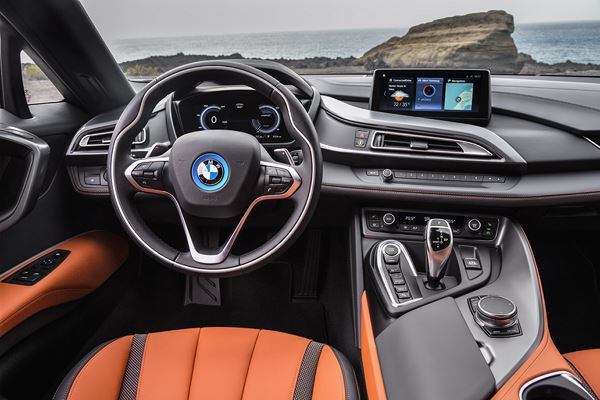 La voiture de sport du futur BMW i8 se décline en roadster
