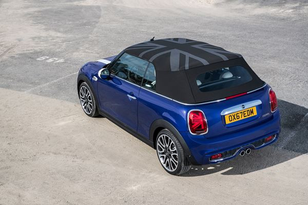 La Mini Cabrio s'offre une cure de rafraîchissement
