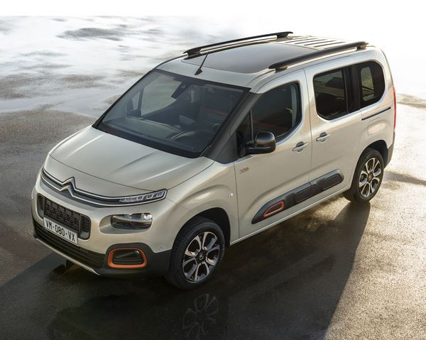 Le Citroën Berlingo offre une morphologie différente avec un pare-brise avancé