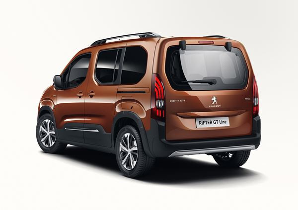 Le Peugeot Rifter adopte un style robuste de baroudeur