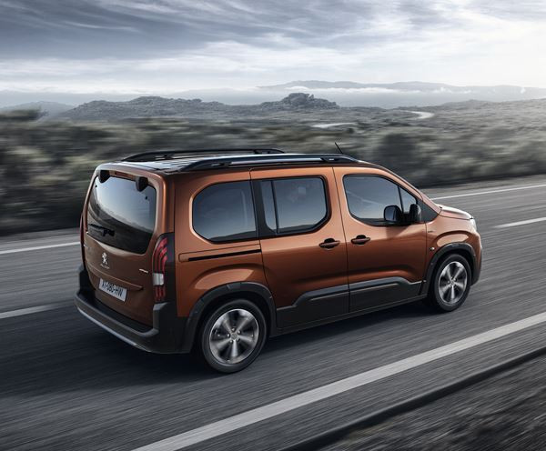 Le Peugeot Rifter adopte un style robuste de baroudeur