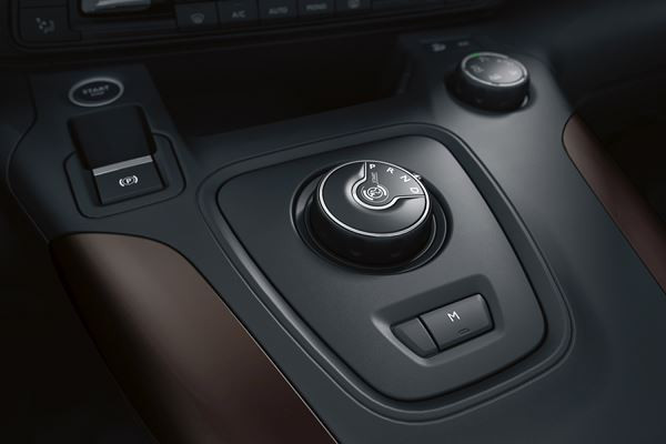 Le Peugeot Rifter adopte un style robuste de baroudeur