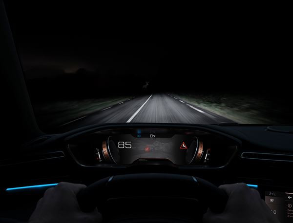 La berline Peugeot 508 adopte une architecture basse et compacte