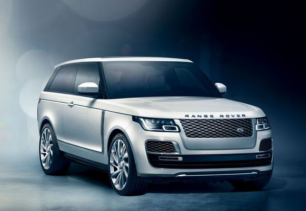 Le Range Rover SV Coupé se singularise par sa silhouette à deux portes