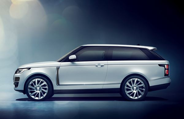 Le Range Rover SV Coupé se singularise par sa silhouette à deux portes