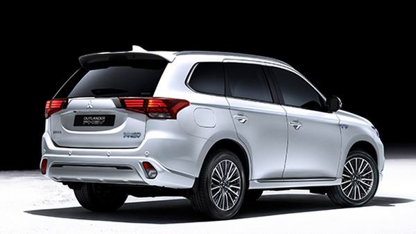 Le SUV Mitsubishi Outlander PHEV reçoit un groupe propulseur repensé