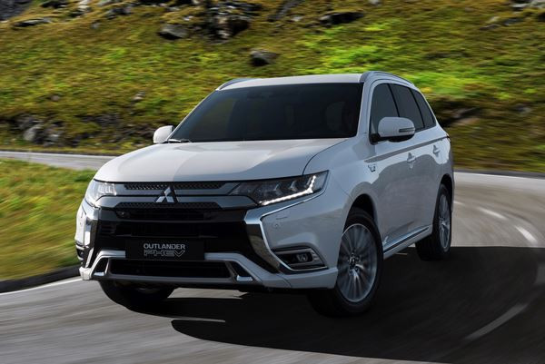 Le SUV Mitsubishi Outlander PHEV reçoit un groupe propulseur repensé