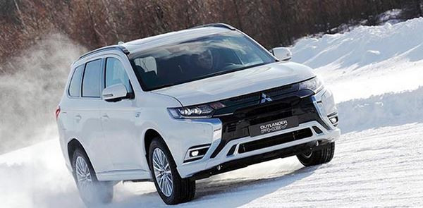 Le SUV Mitsubishi Outlander PHEV reçoit un groupe propulseur repensé