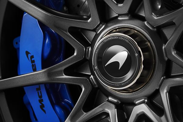 La supercar McLaren Senna débite 800 ch