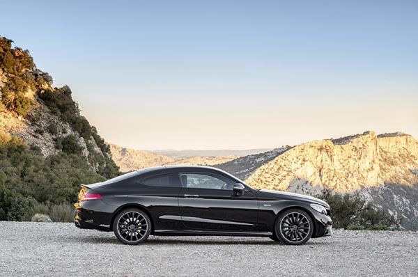 La Mercedes Classe C Coupé s’offre de nouveaux blocs optiques