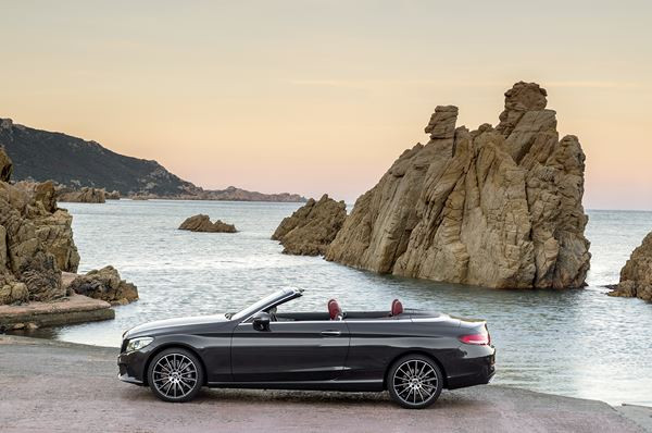 La Mercedes Classe C Cabriolet s’offre de nouveaux Phares LED hautes performances