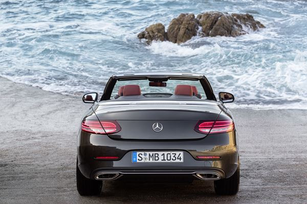 La Mercedes Classe C Cabriolet s’offre de nouveaux Phares LED hautes performances