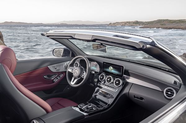 La Mercedes Classe C Cabriolet s’offre de nouveaux Phares LED hautes performances