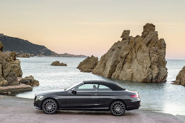 La Mercedes Classe C Cabriolet s’offre de nouveaux Phares LED hautes performances